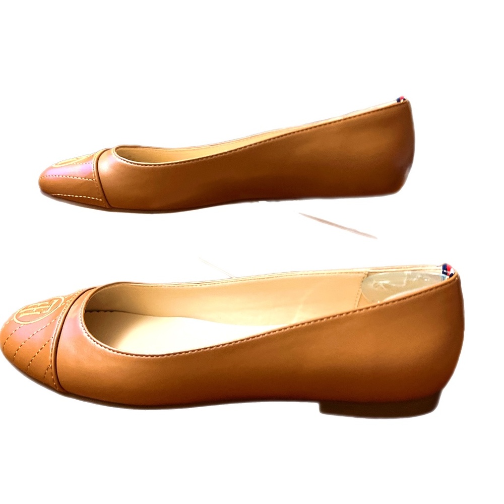 Tommy Hilfiger Womens Size 9M Flat Slip On Shoes Tan Brown With Design on Toe. T
